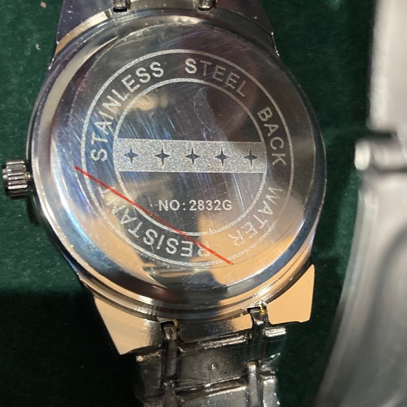 Two-Tone Men's Watch - Picture 4 of 4